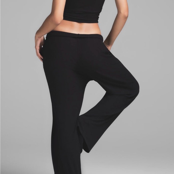 SKIMS SOFT LOUNGE PANTS IN ONYX (BLACK) Size - Large BRAND NEW WITH TAGS - Picture 4 of 7